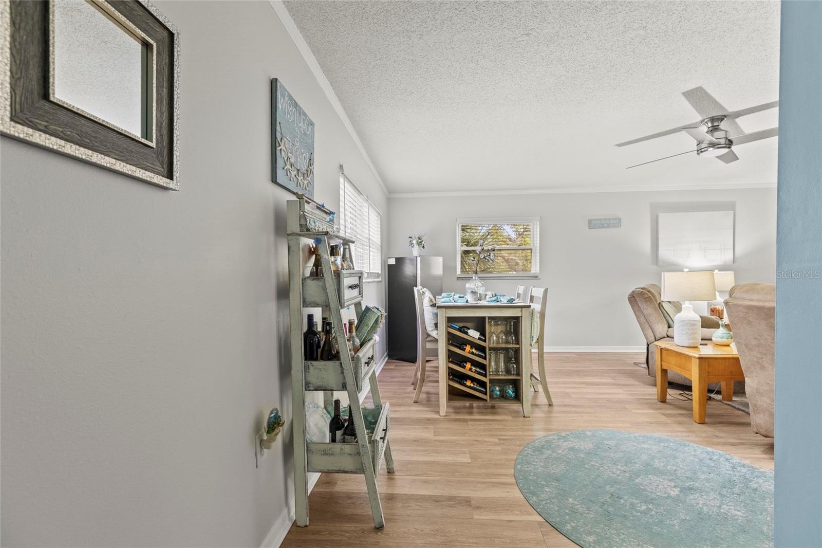 Image 10 of 40 For 12760 Indian Rocks Road 571