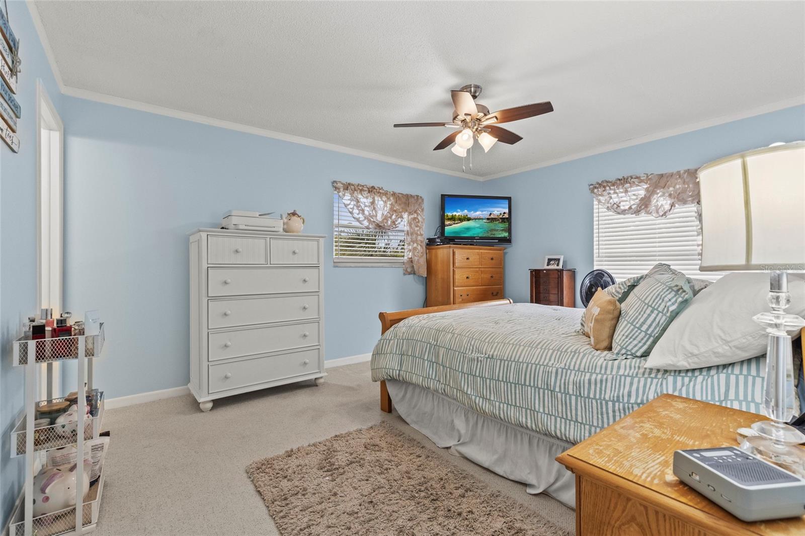 Image 24 of 40 For 12760 Indian Rocks Road 571