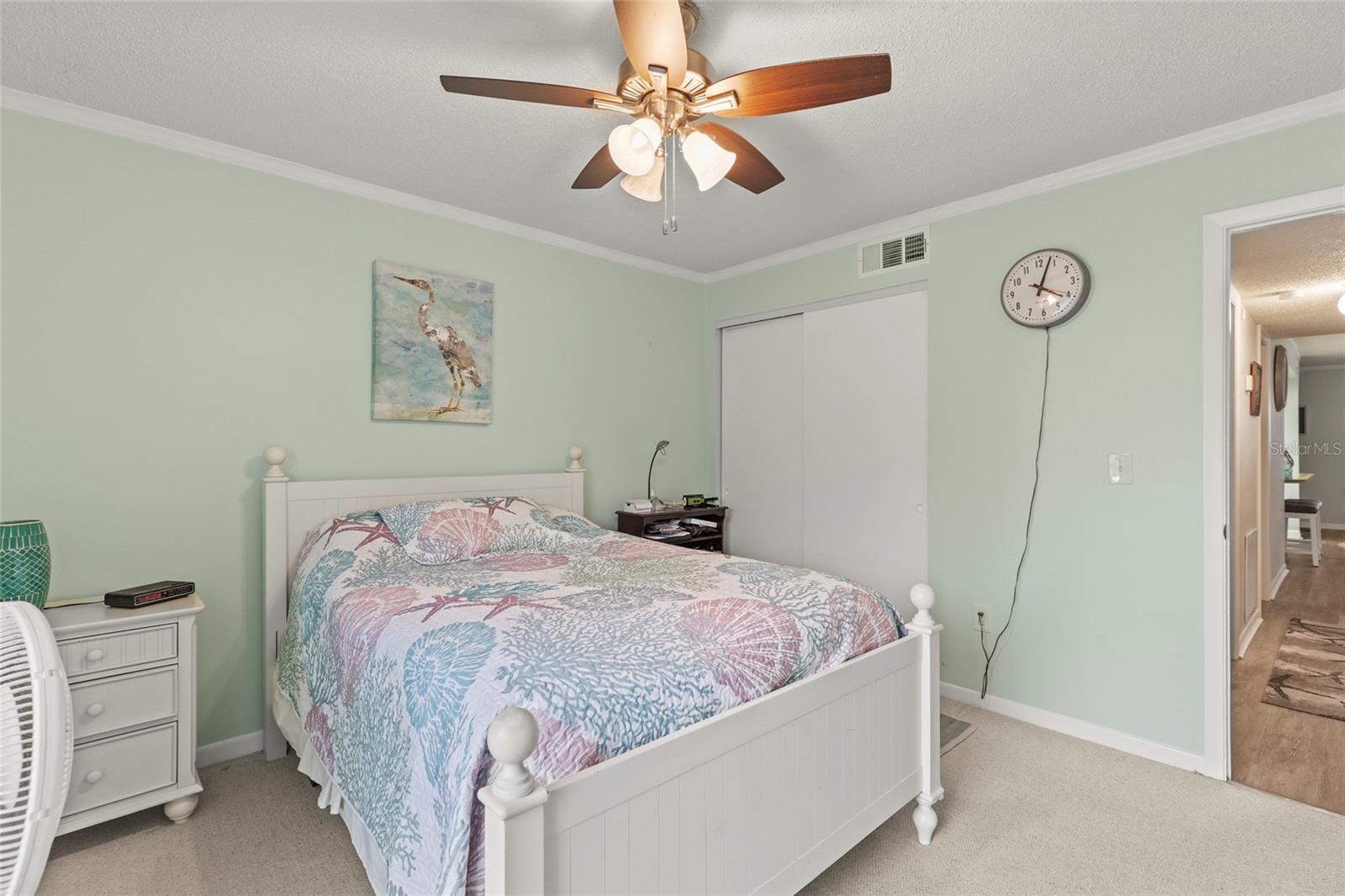 Image 28 of 40 For 12760 Indian Rocks Road 571