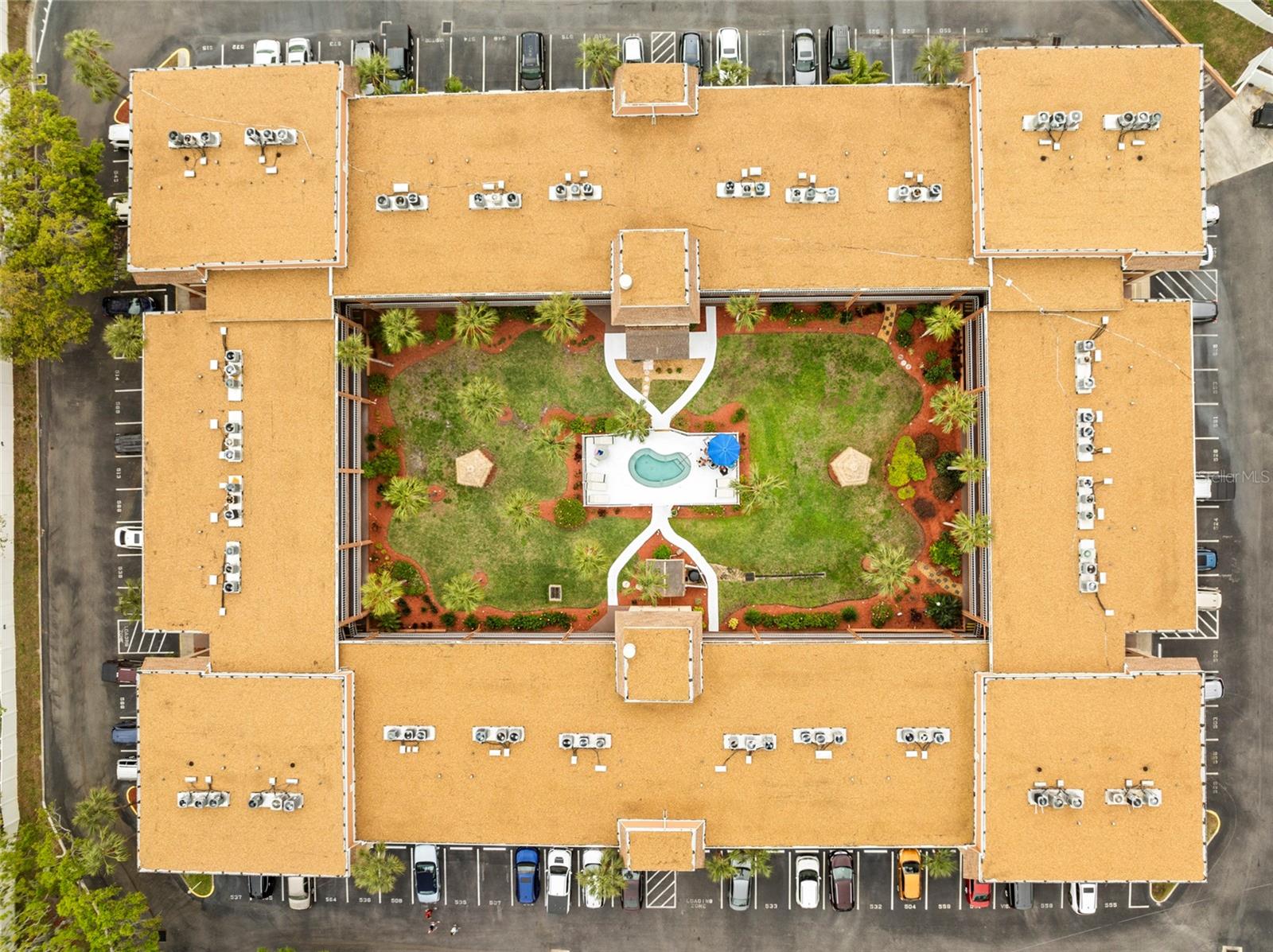 Image 5 of 40 For 12760 Indian Rocks Road 571