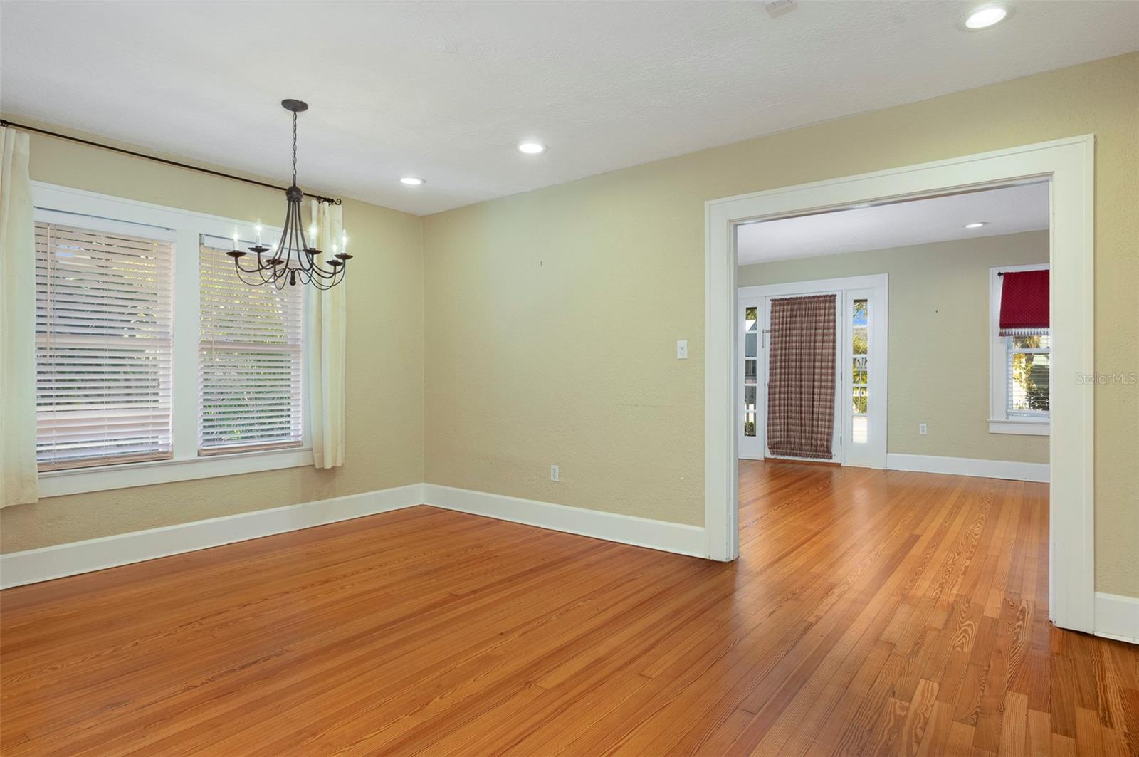 Image 16 of 49 For 130 22nd Avenue Ne