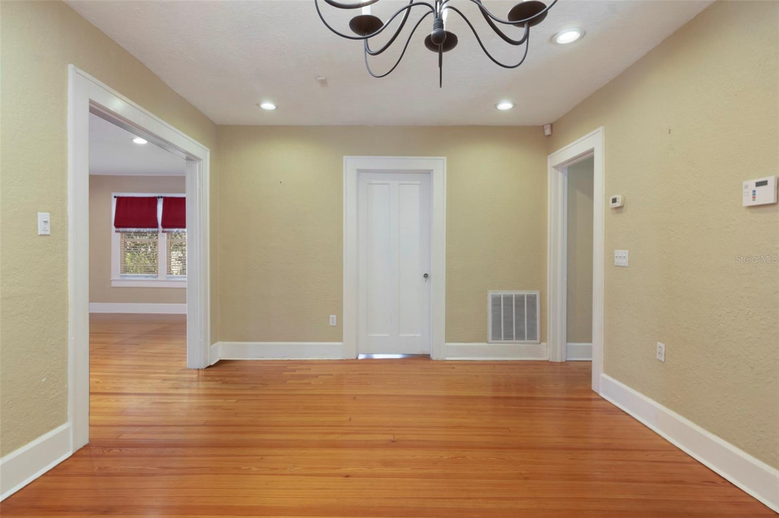 Image 18 of 49 For 130 22nd Avenue Ne