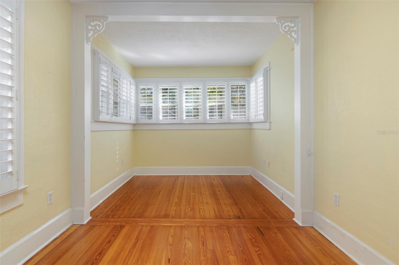 Image 24 of 49 For 130 22nd Avenue Ne