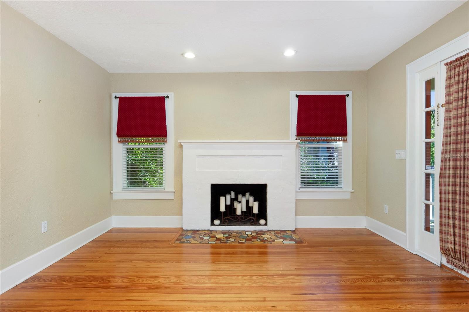 Image 7 of 49 For 130 22nd Avenue Ne