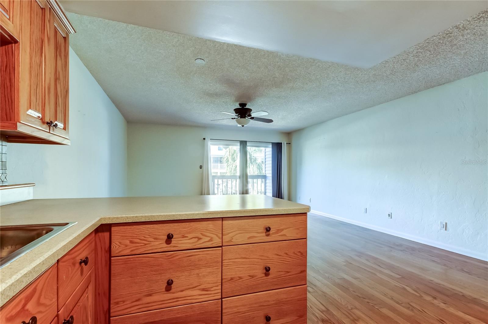 Image 14 of 48 For 200 Meres Boulevard 11