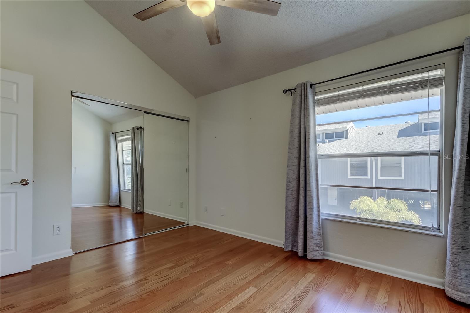 Image 20 of 48 For 200 Meres Boulevard 11