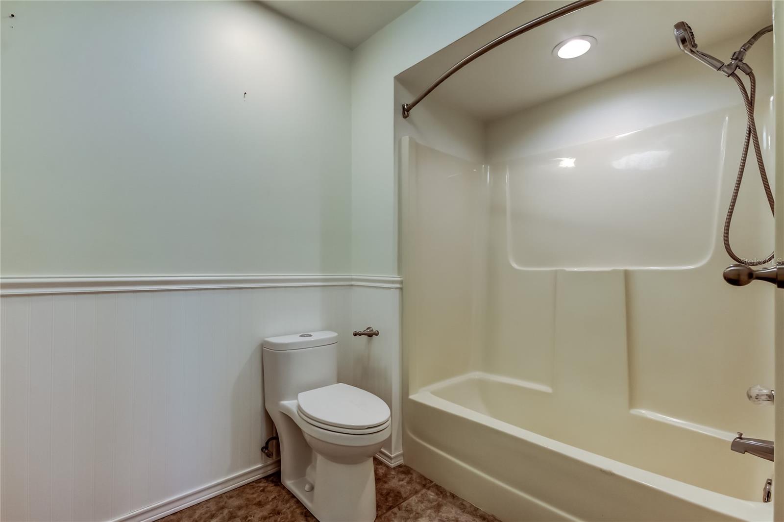 Image 25 of 48 For 200 Meres Boulevard 11