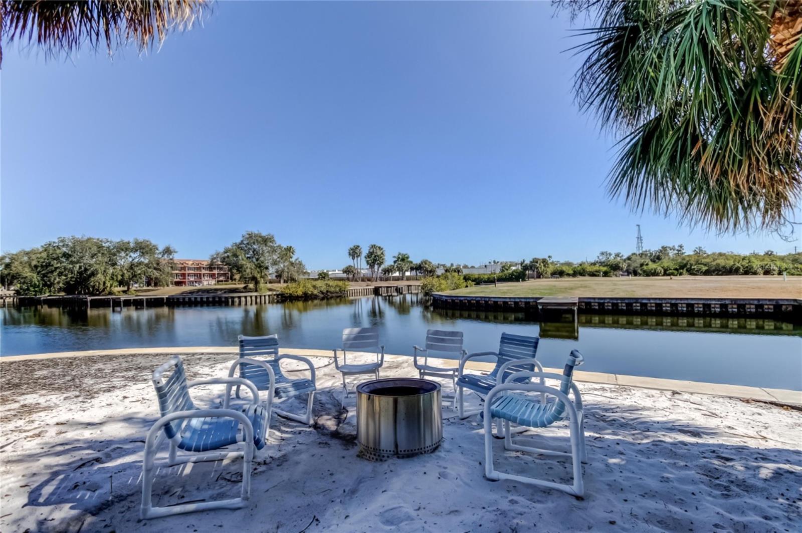 Image 39 of 48 For 200 Meres Boulevard 11