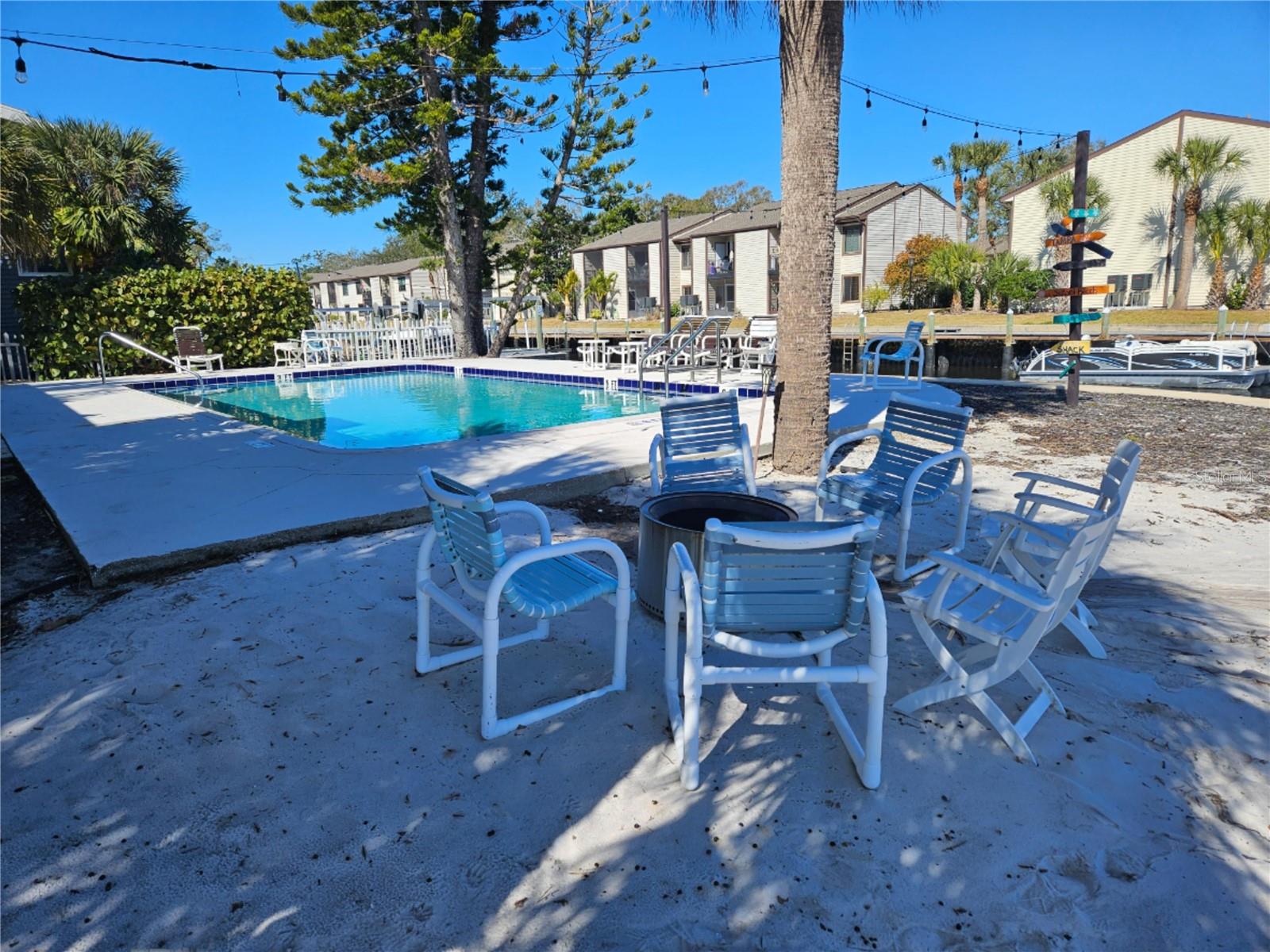 Image 40 of 48 For 200 Meres Boulevard 11