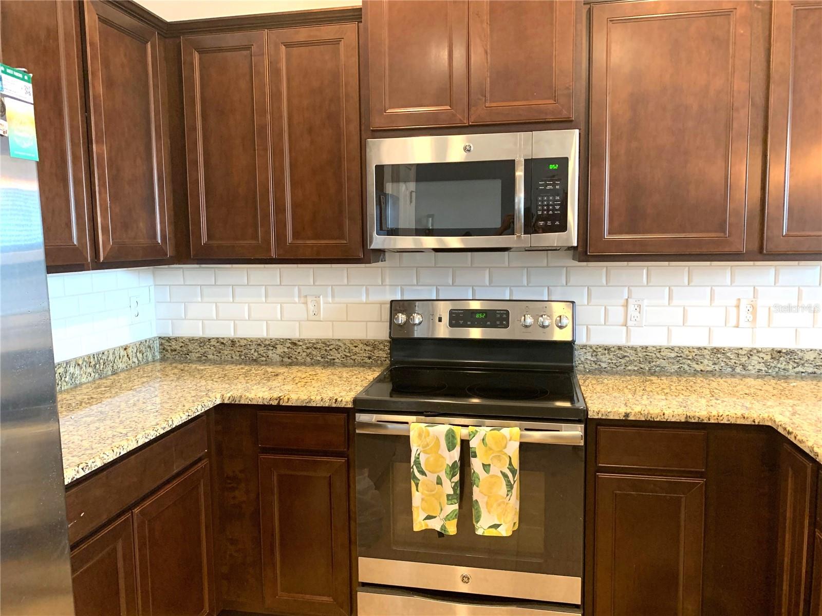 Image 4 of 32 For 3840 Silverlake Way