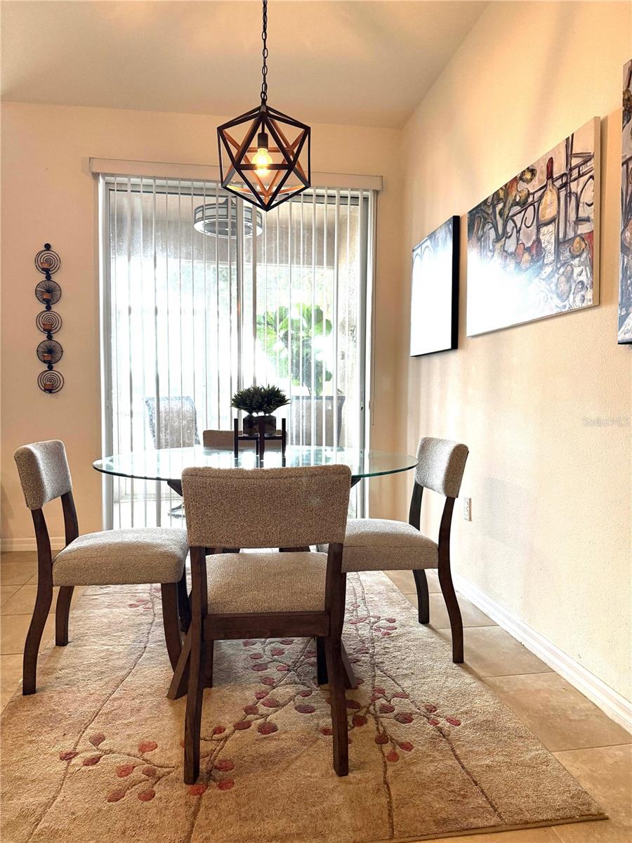 Image 7 of 32 For 3840 Silverlake Way