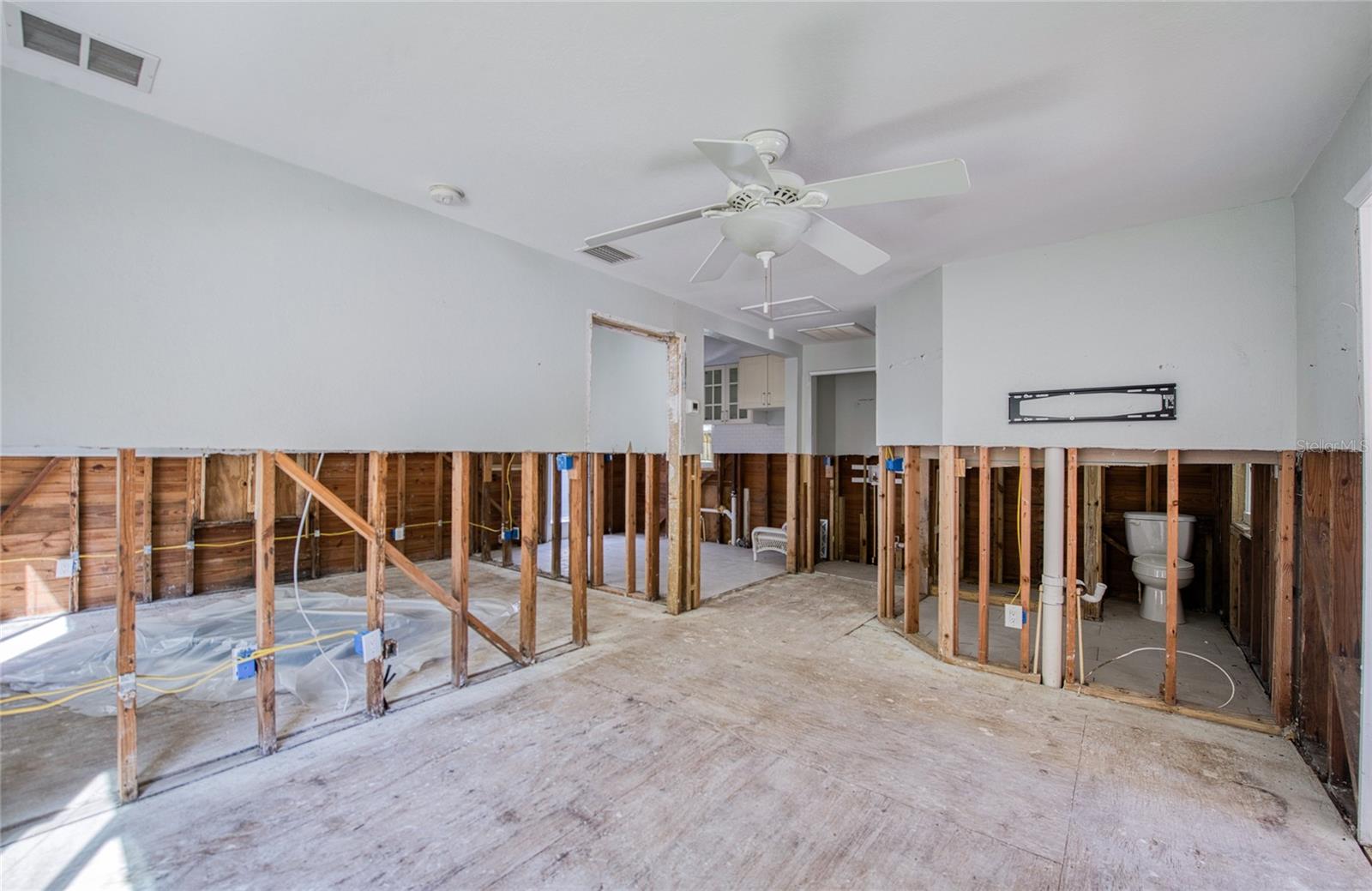 Image 32 of 75 For 13136 4th Street E