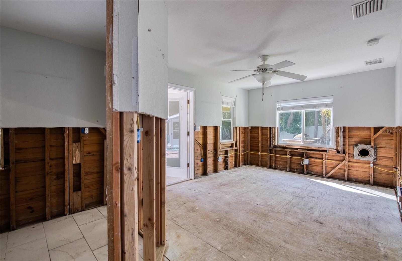 Image 36 of 75 For 13136 4th Street E