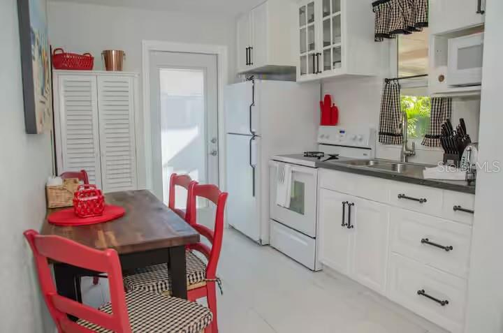 Image 40 of 75 For 13136 4th Street E