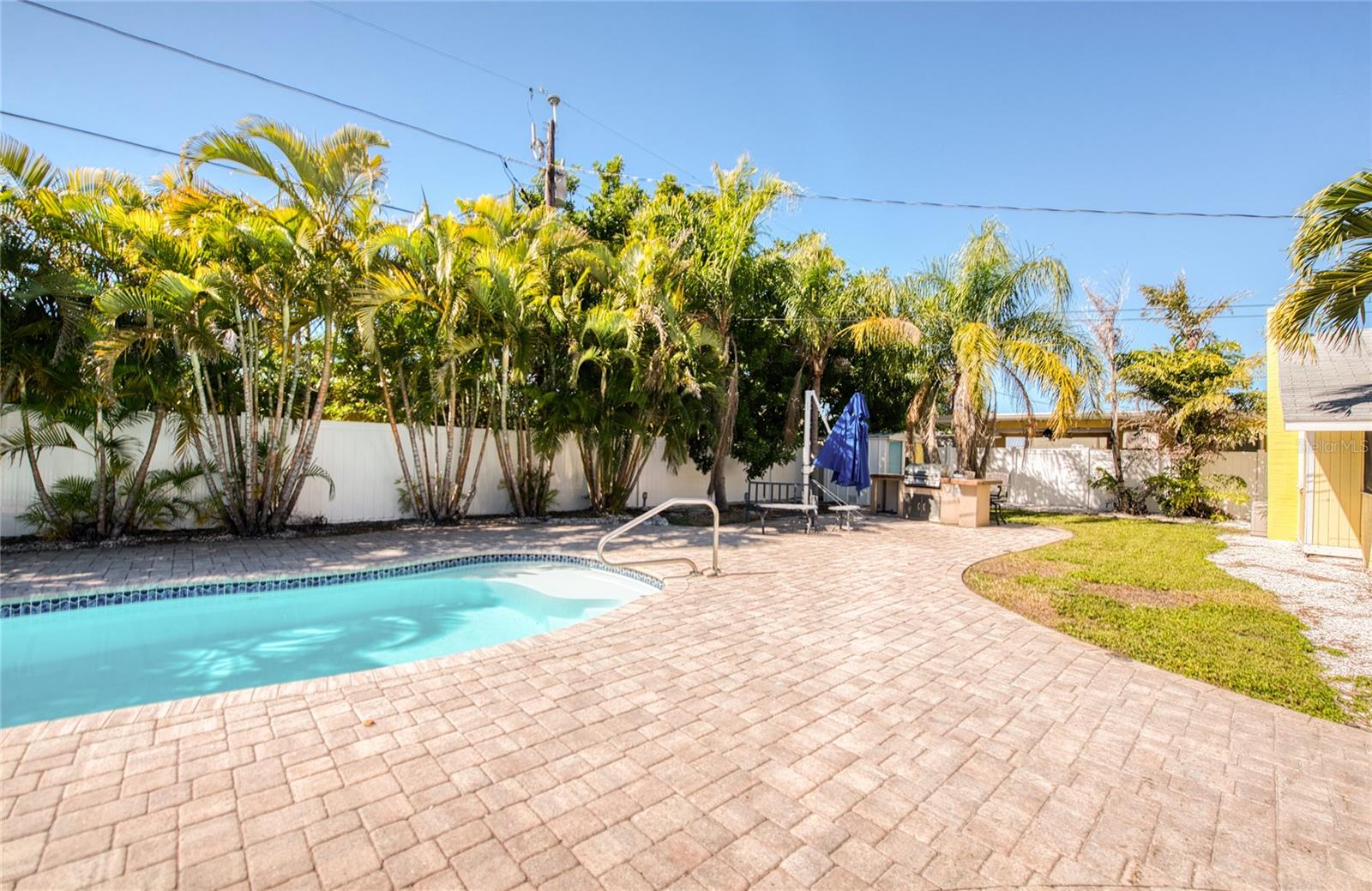 Image 8 of 75 For 13136 4th Street E