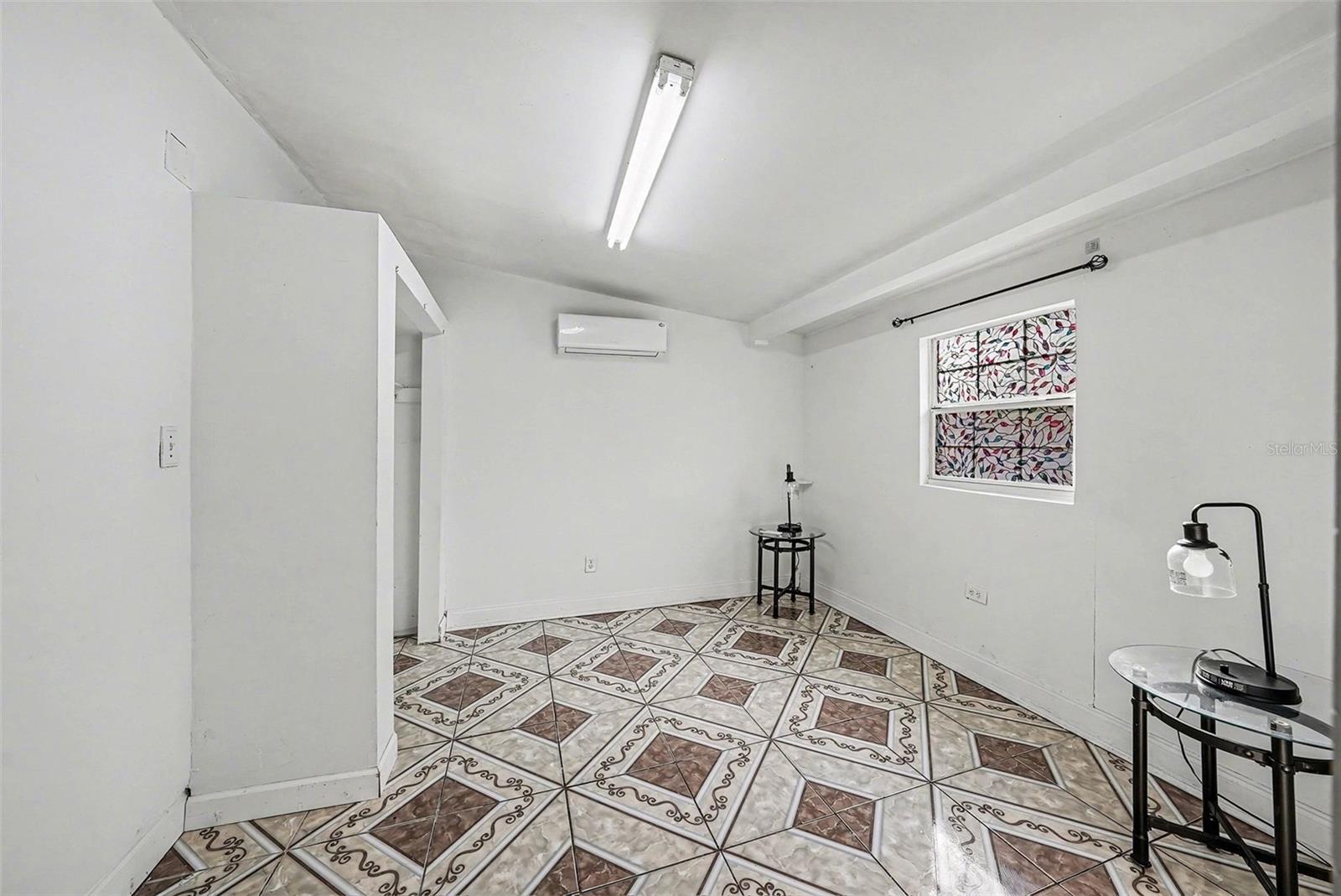 Image 12 of 18 For 816 Minnehaha Street B