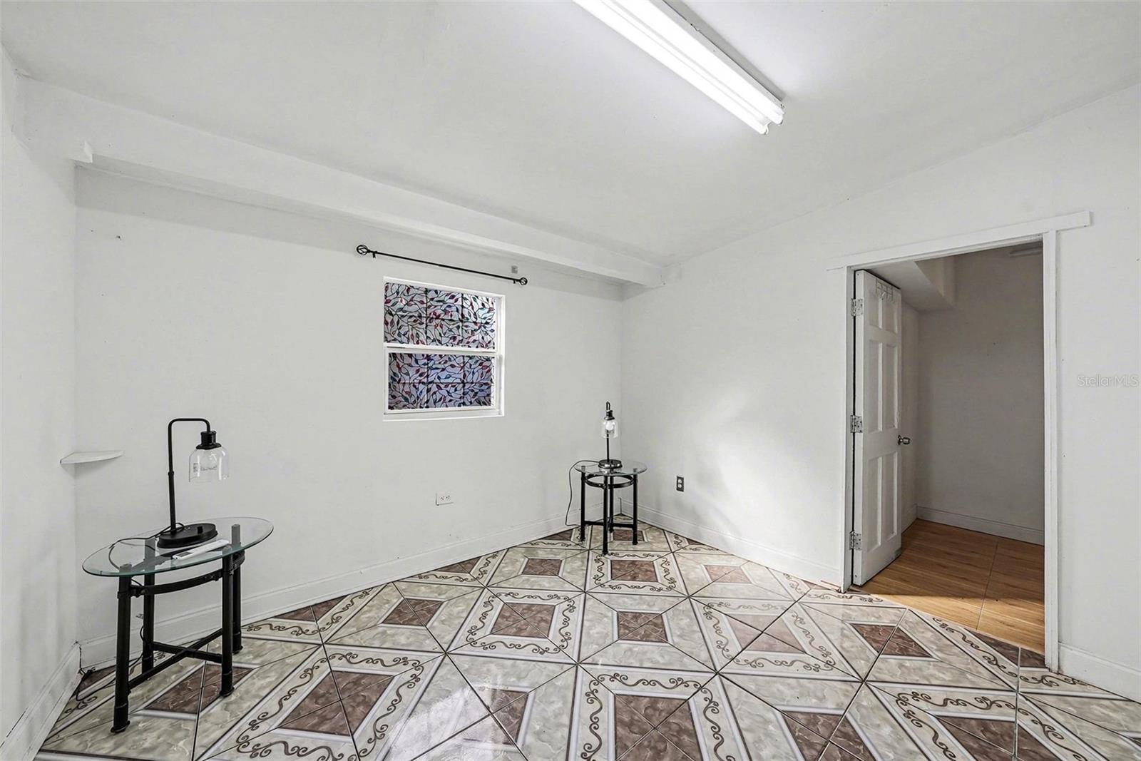 Image 13 of 18 For 816 Minnehaha Street B