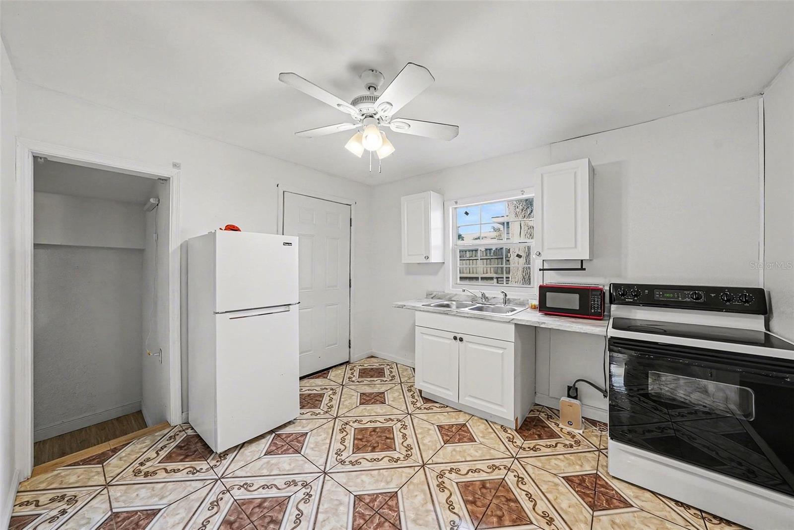 Image 5 of 18 For 816 Minnehaha Street B