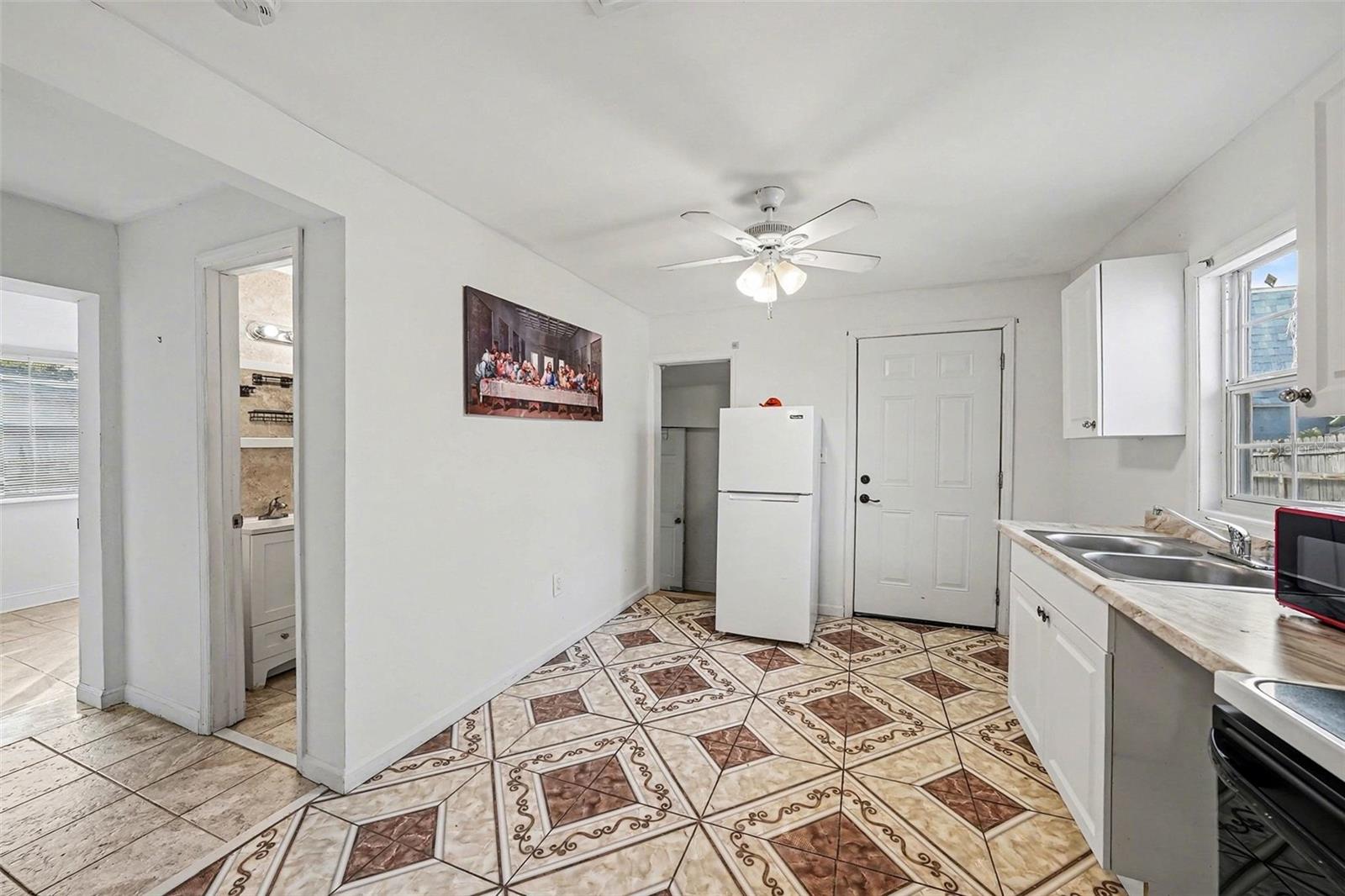 Image 8 of 18 For 816 Minnehaha Street B