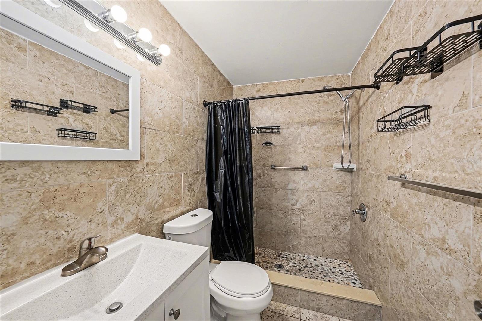 Image 9 of 18 For 816 Minnehaha Street B