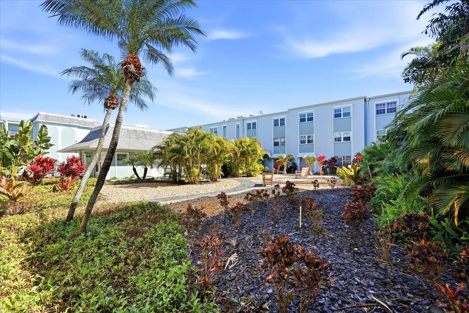 Image 28 of 45 For 1706 Belleair Forest Drive 128