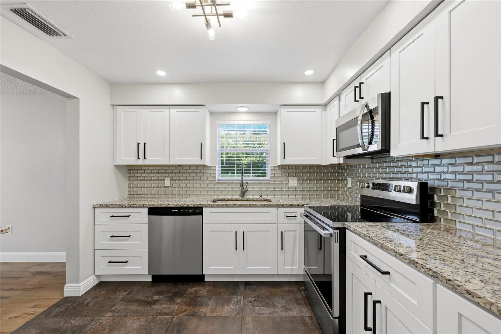 Image 3 of 45 For 1706 Belleair Forest Drive 128