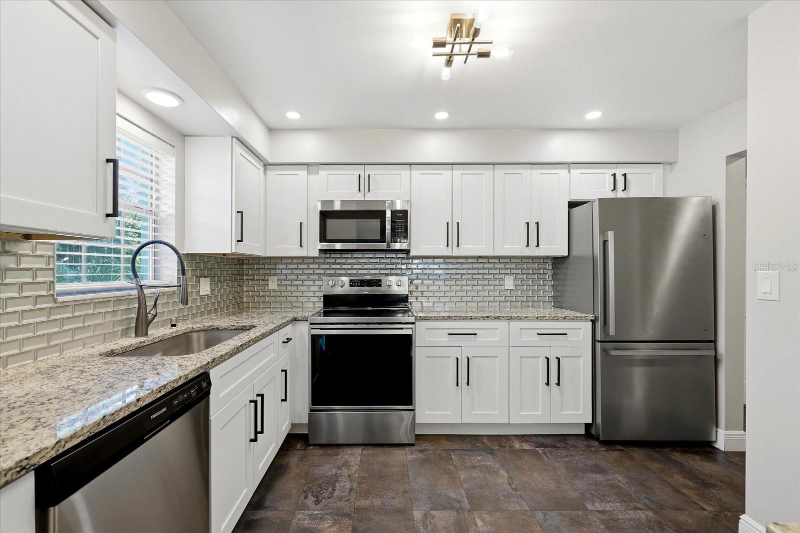 Image 4 of 45 For 1706 Belleair Forest Drive 128