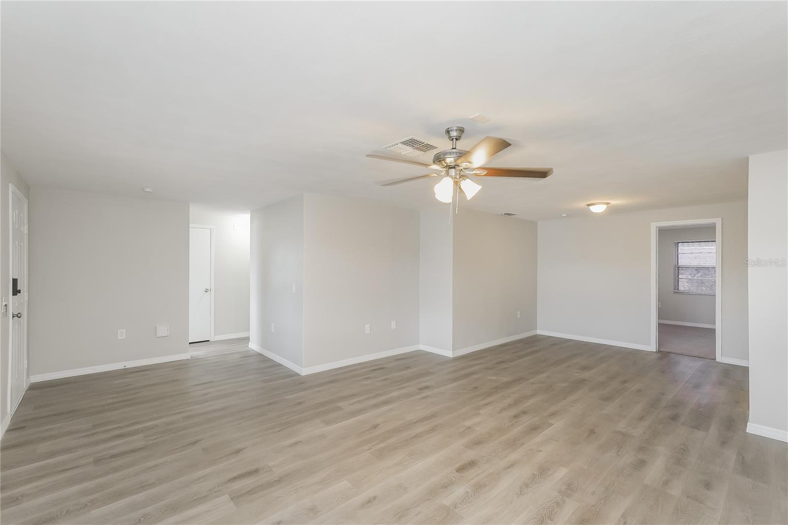 Image 4 of 16 For 6022 Halifax Drive