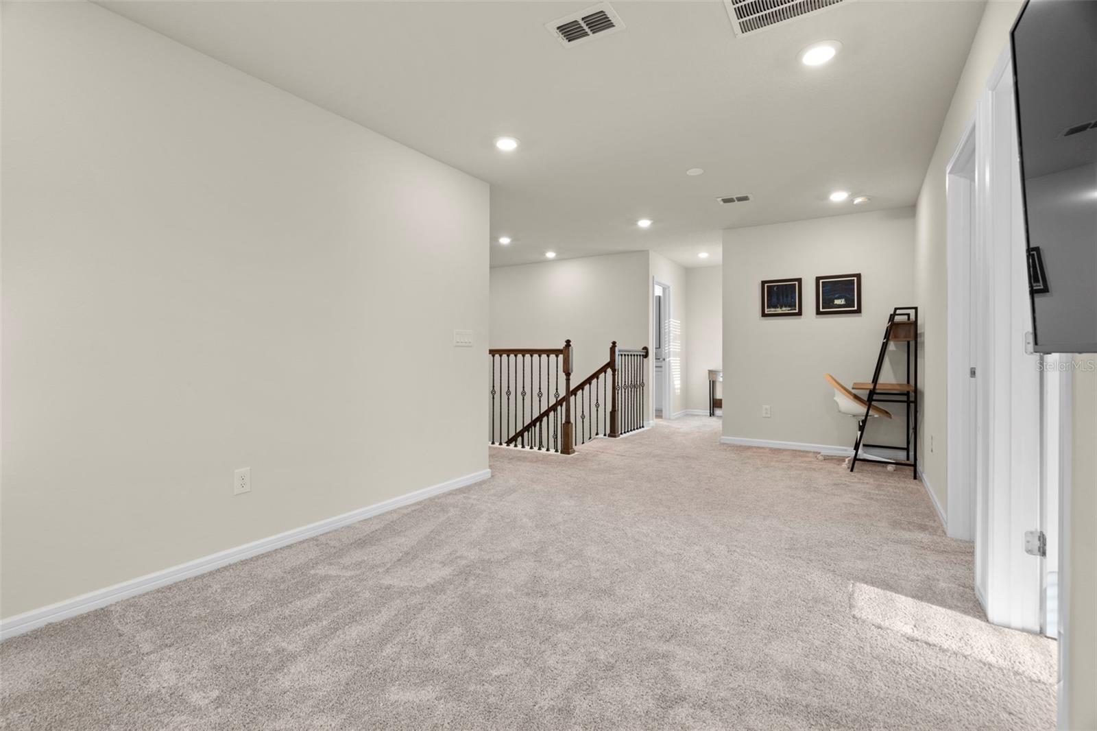 Image 23 of 45 For 21051 Monza Loop