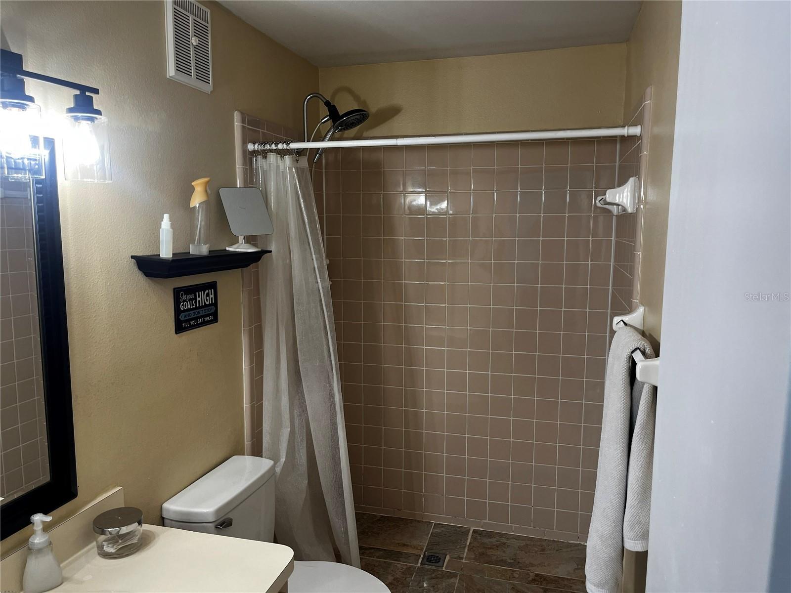 Image 12 of 16 For 903 Bough Avenue 903