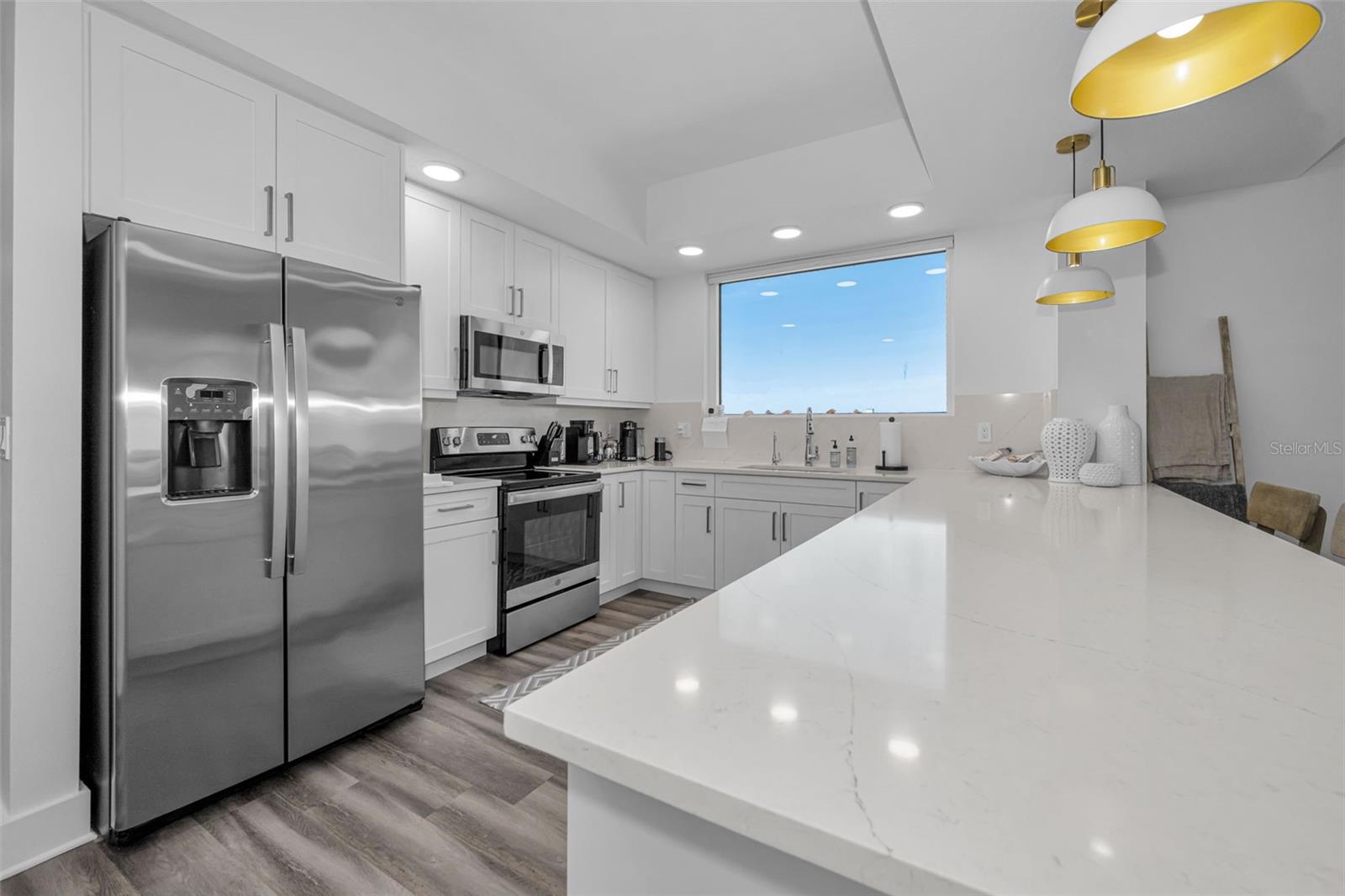 Image 19 of 45 For 415 Island Way 509