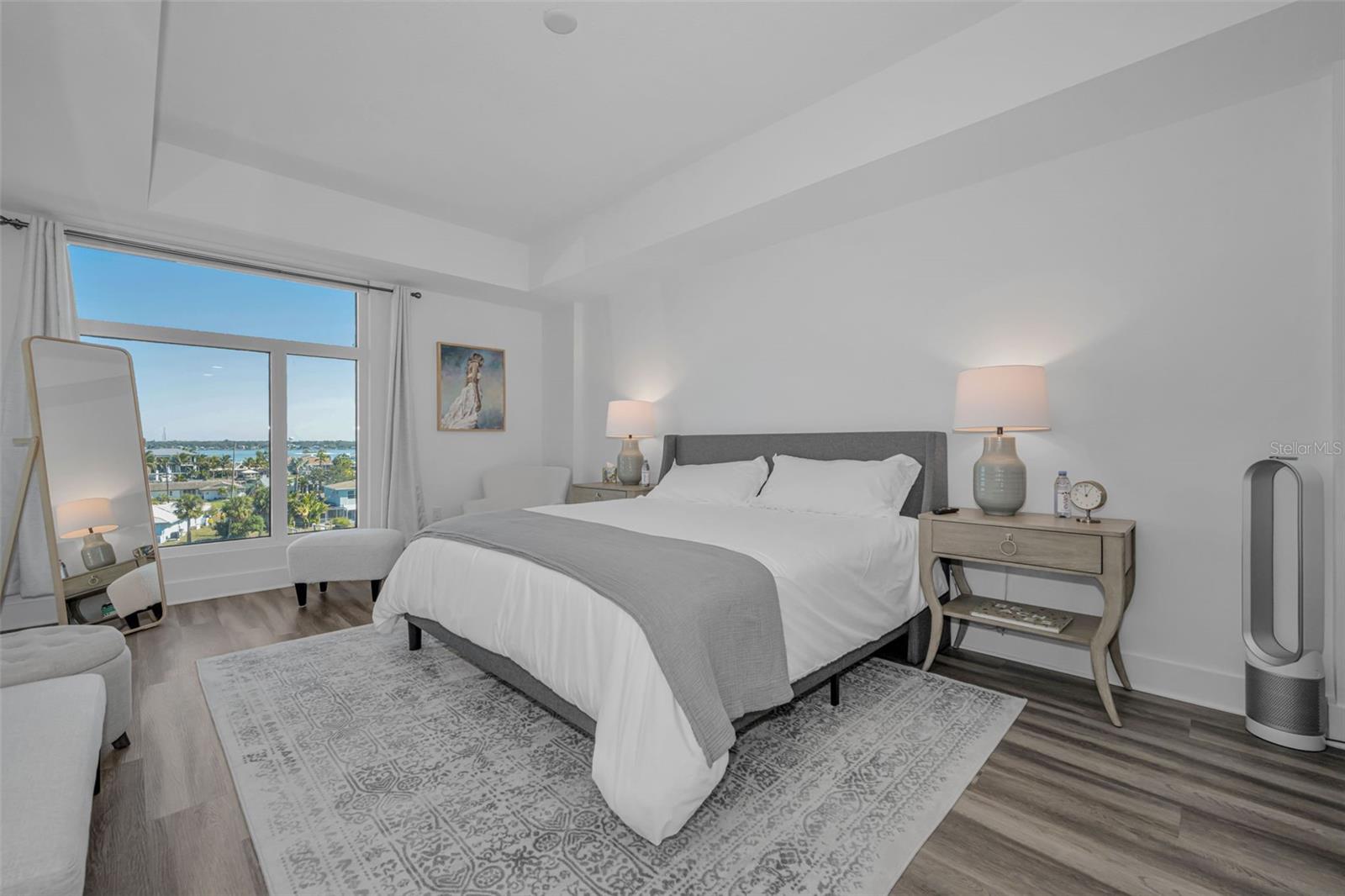 Image 20 of 45 For 415 Island Way 509