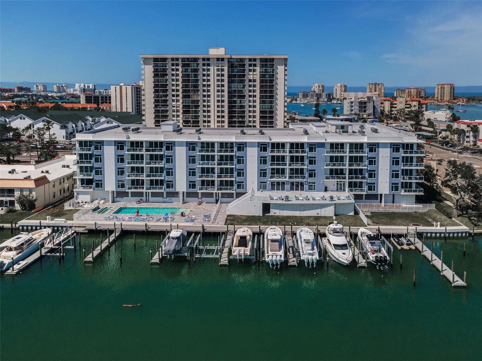 Image 30 of 45 For 415 Island Way 509