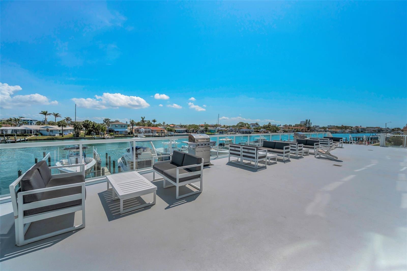 Image 33 of 45 For 415 Island Way 509