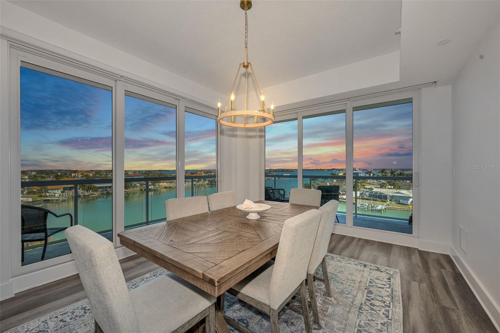 Image 4 of 45 For 415 Island Way 509