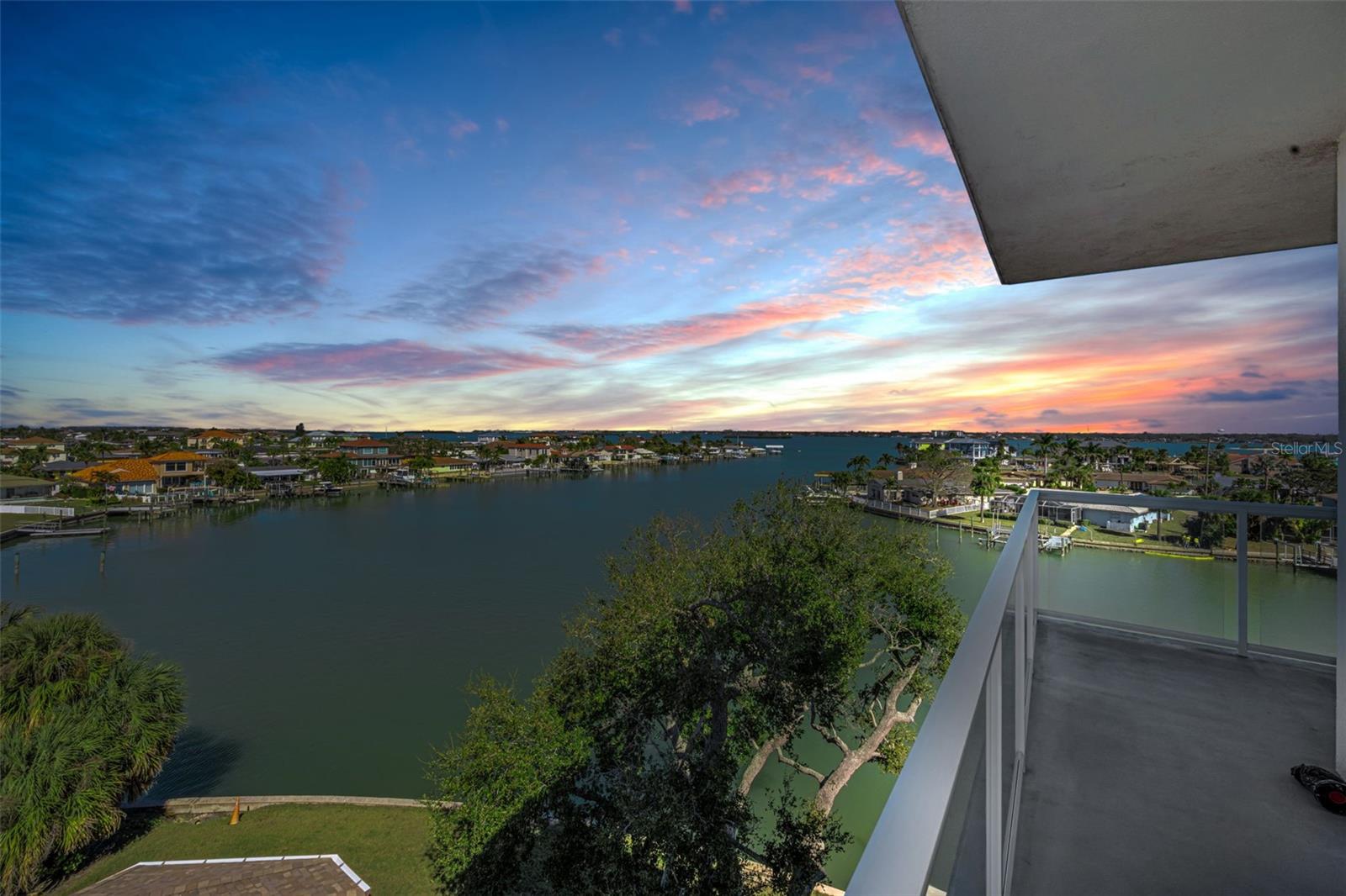 Image 6 of 45 For 415 Island Way 509