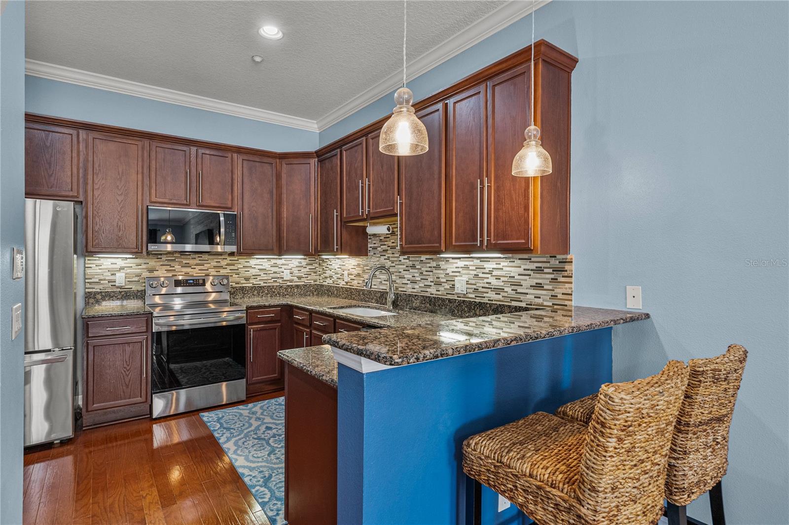 Image 33 of 100 For 6411 Mayra Shores Lane