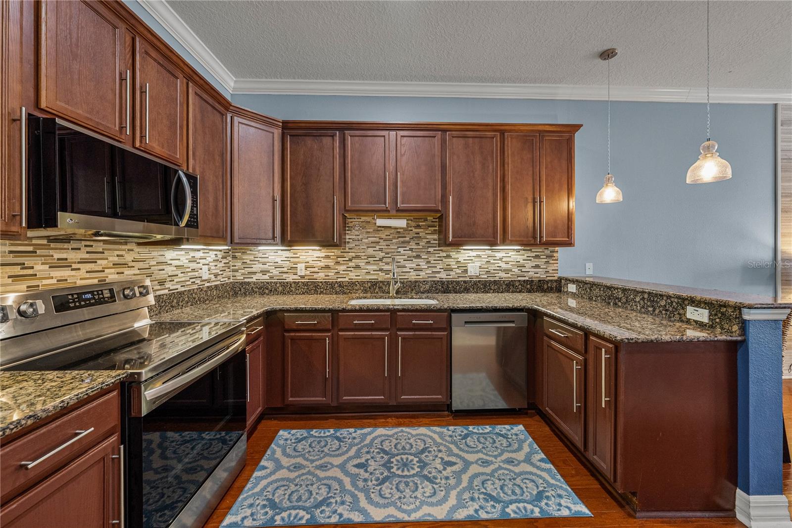 Image 35 of 100 For 6411 Mayra Shores Lane