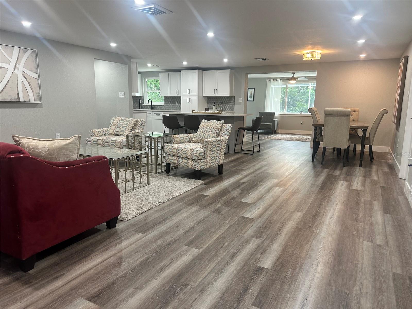 Image 3 of 28 For 12922 Post Road