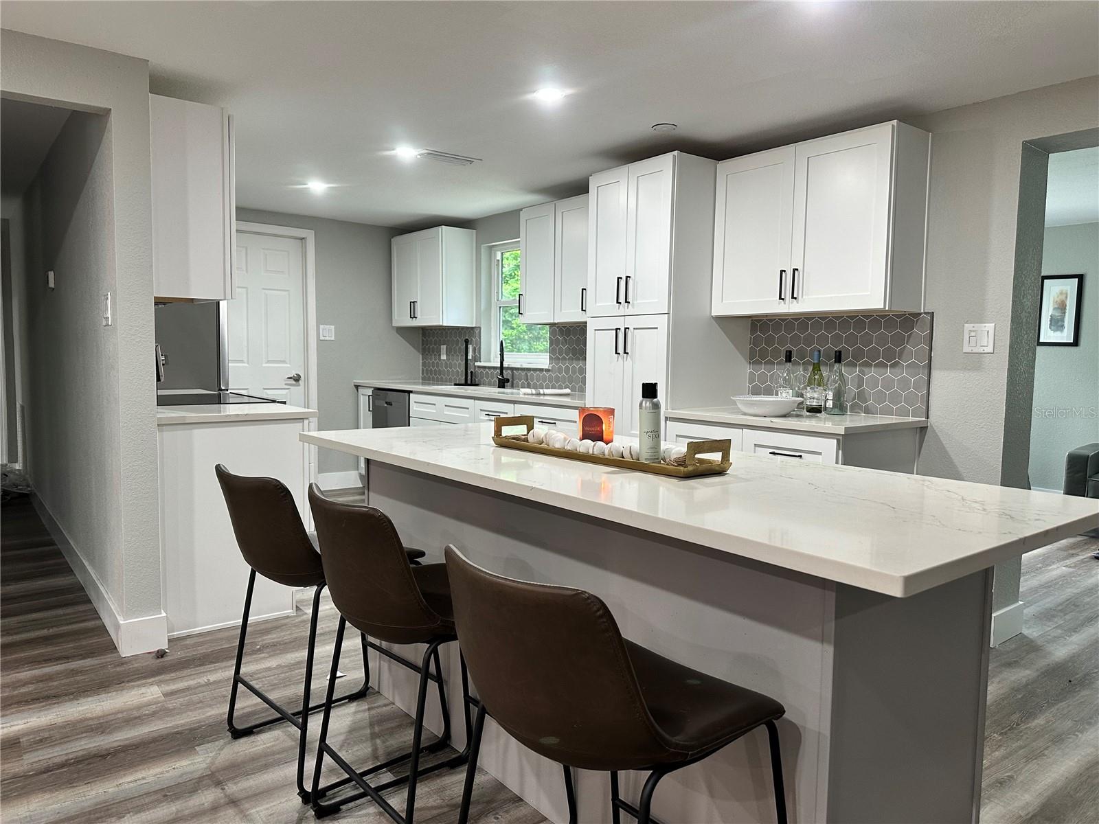 Image 5 of 28 For 12922 Post Road