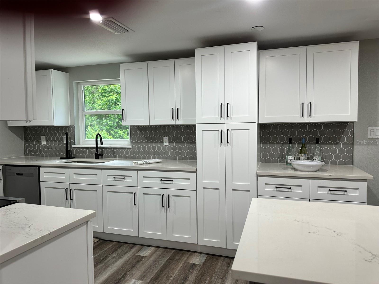 Image 6 of 28 For 12922 Post Road