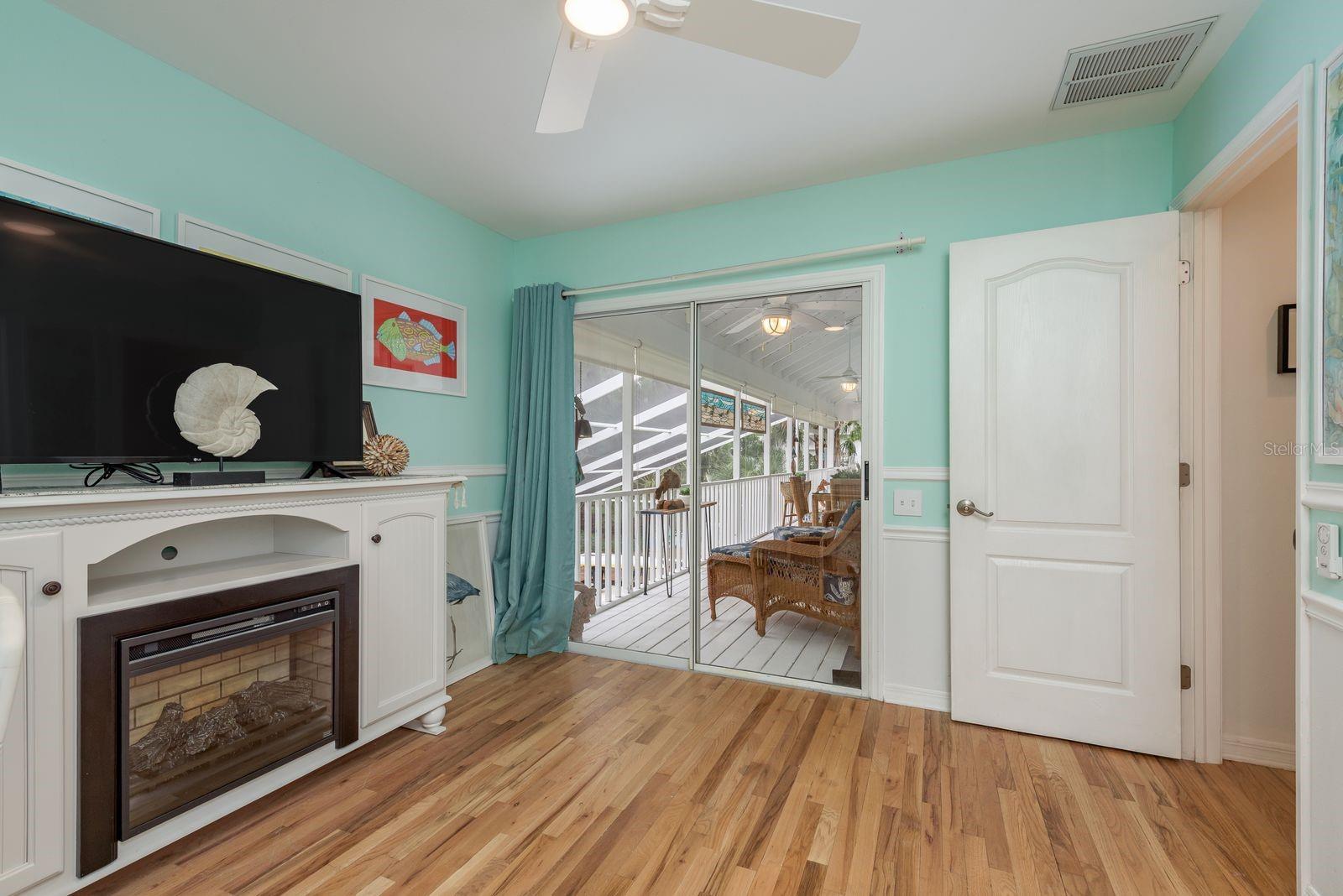 Image 23 of 70 For 737 Ohio Avenue