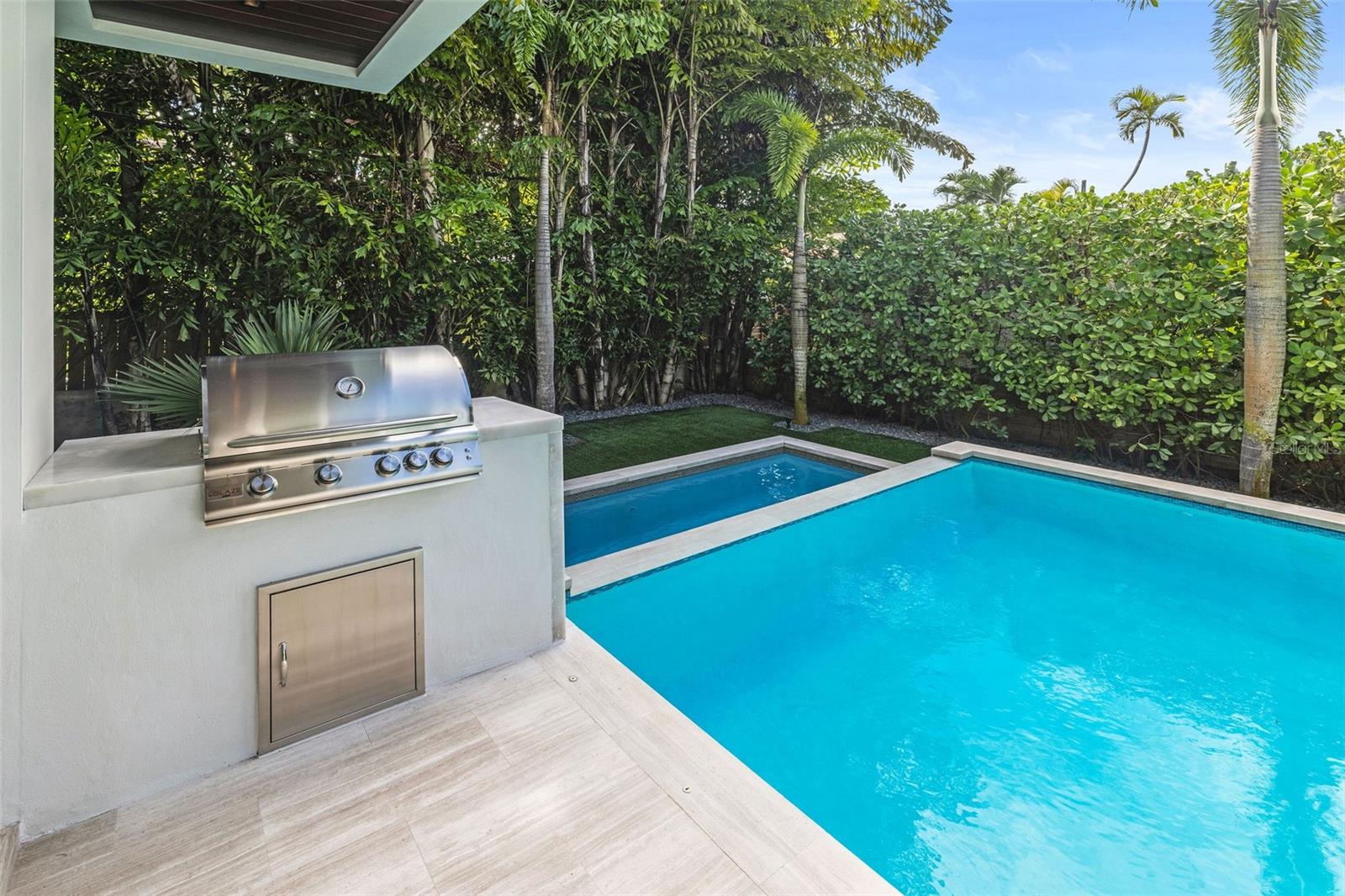 Listing photo id 15 for 4433 Bay Road