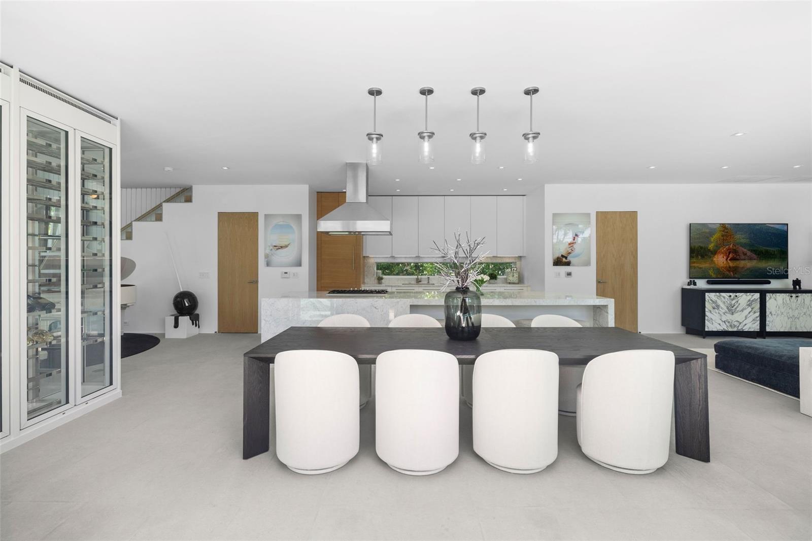 Listing photo id 27 for 4433 Bay Road