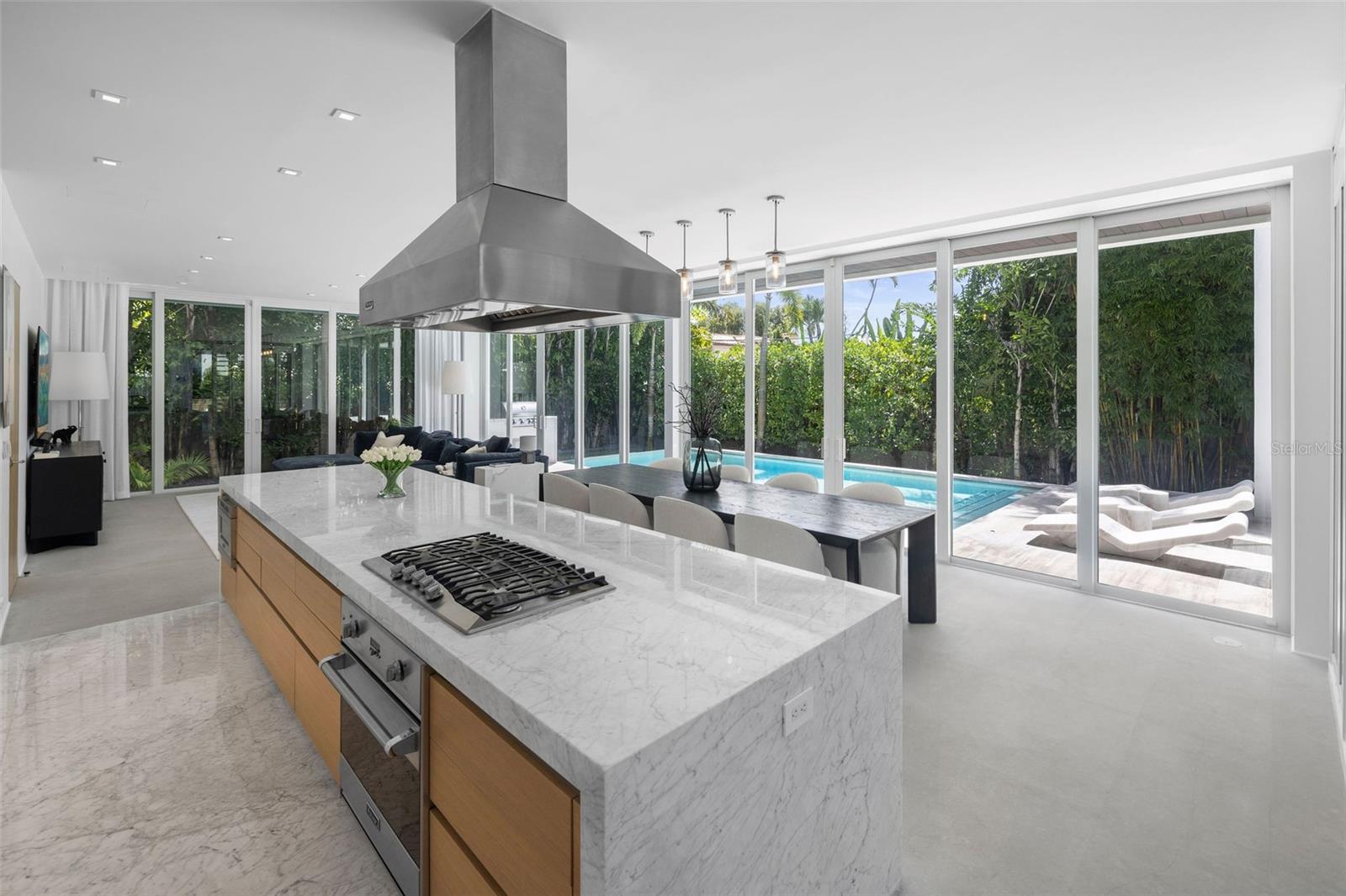 Listing photo id 33 for 4433 Bay Road