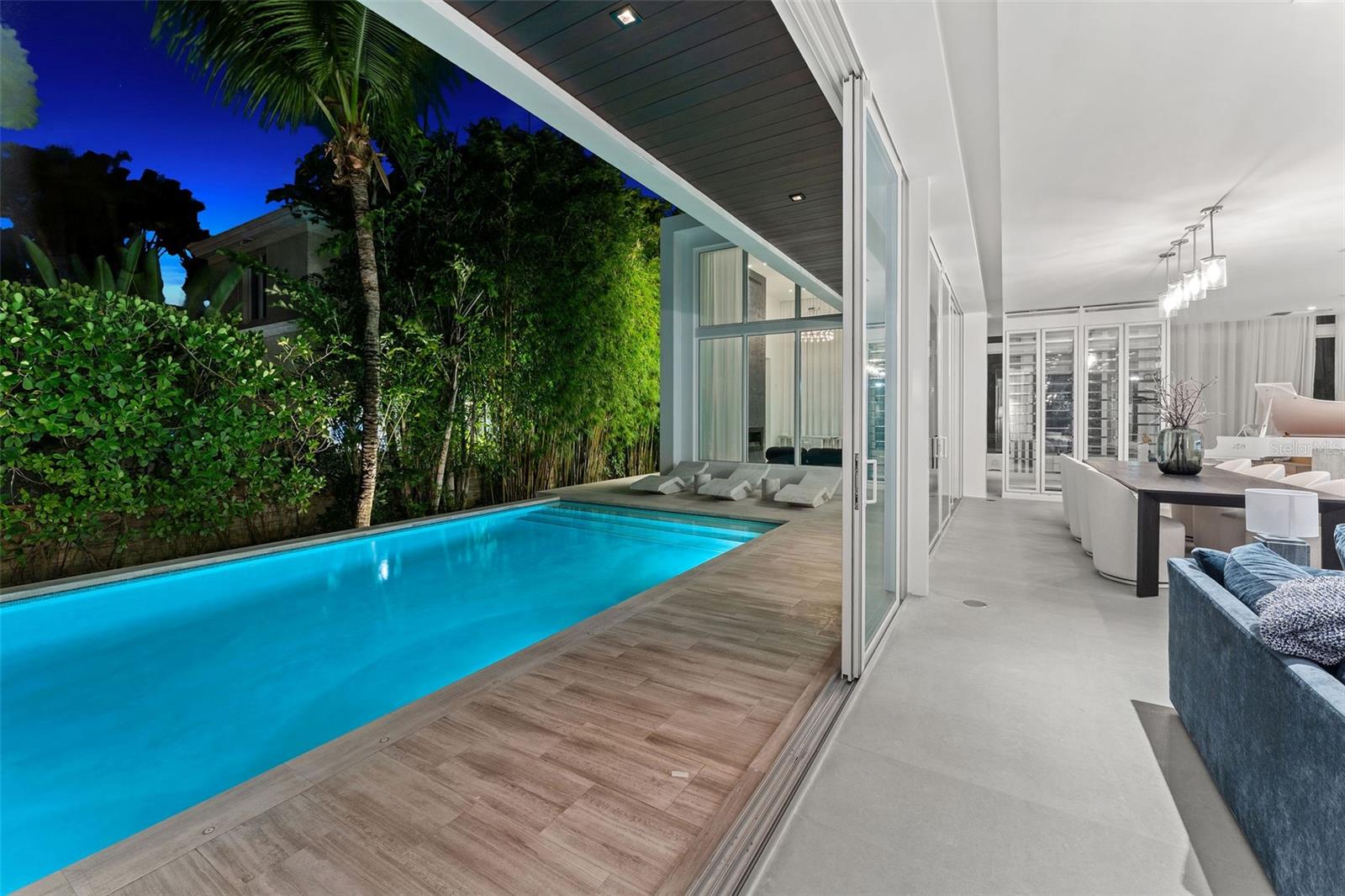 Listing photo id 34 for 4433 Bay Road