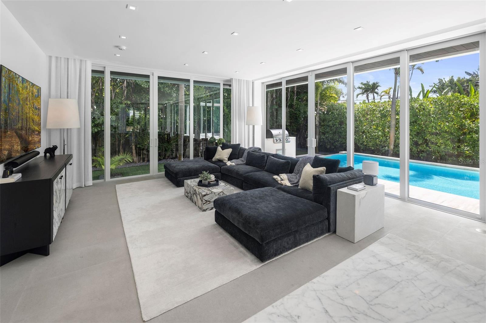 Listing photo id 35 for 4433 Bay Road