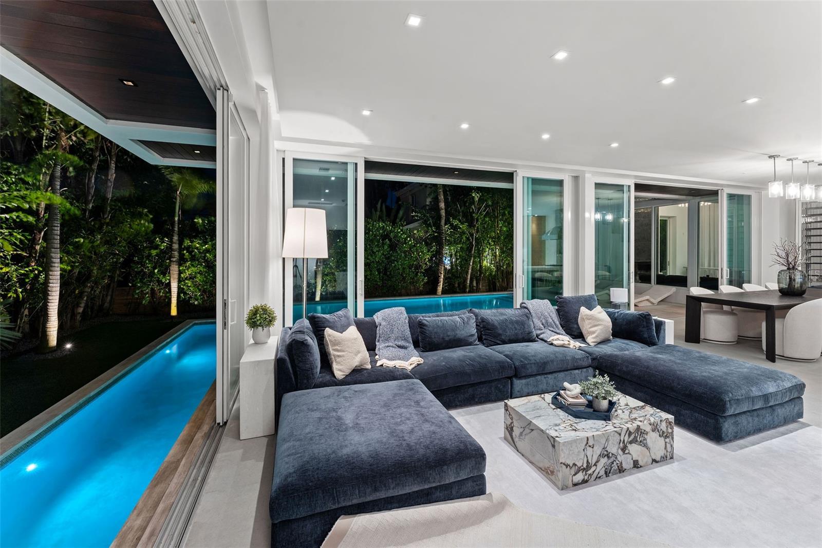 Listing photo id 36 for 4433 Bay Road