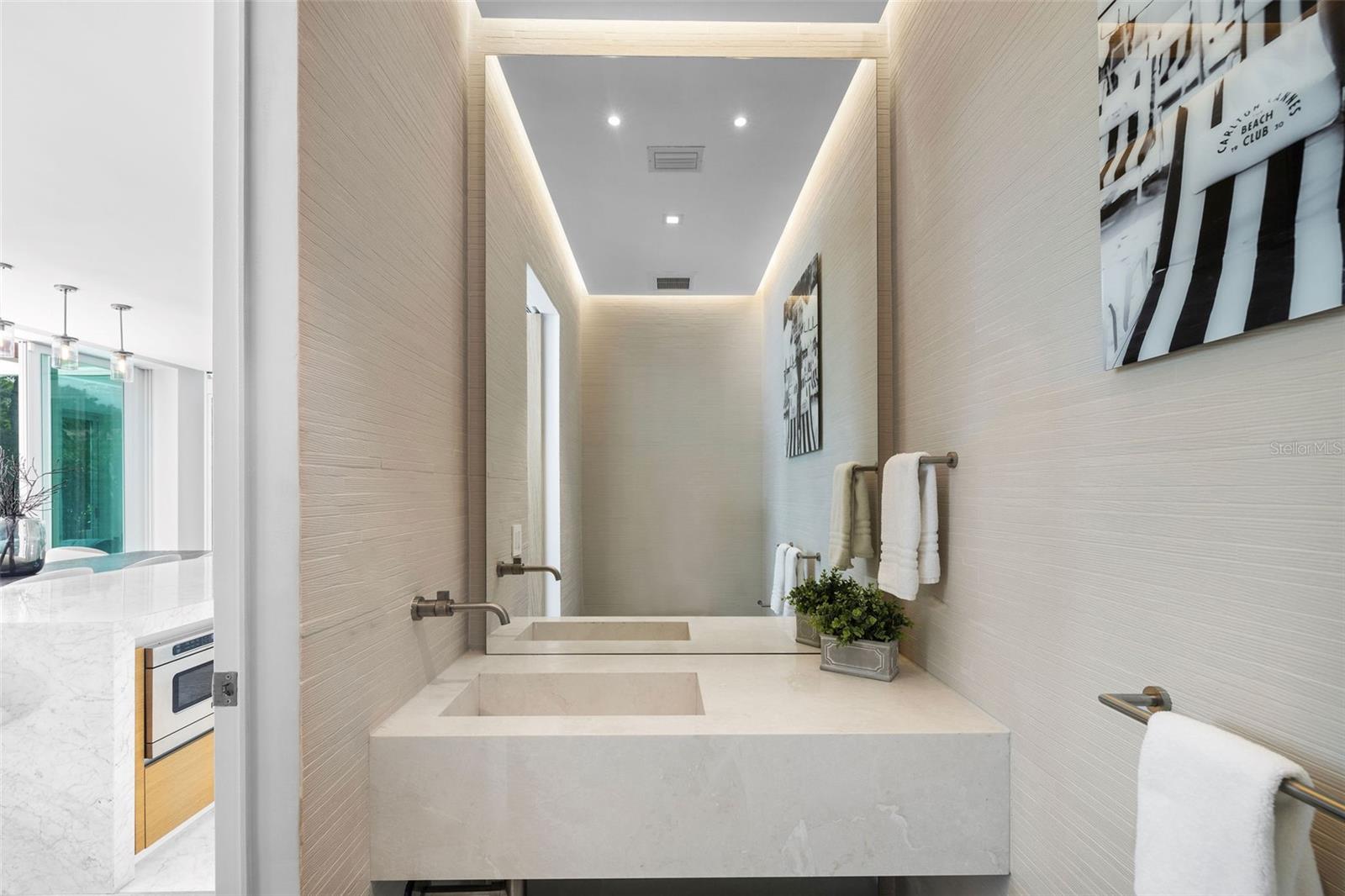 Listing photo id 37 for 4433 Bay Road