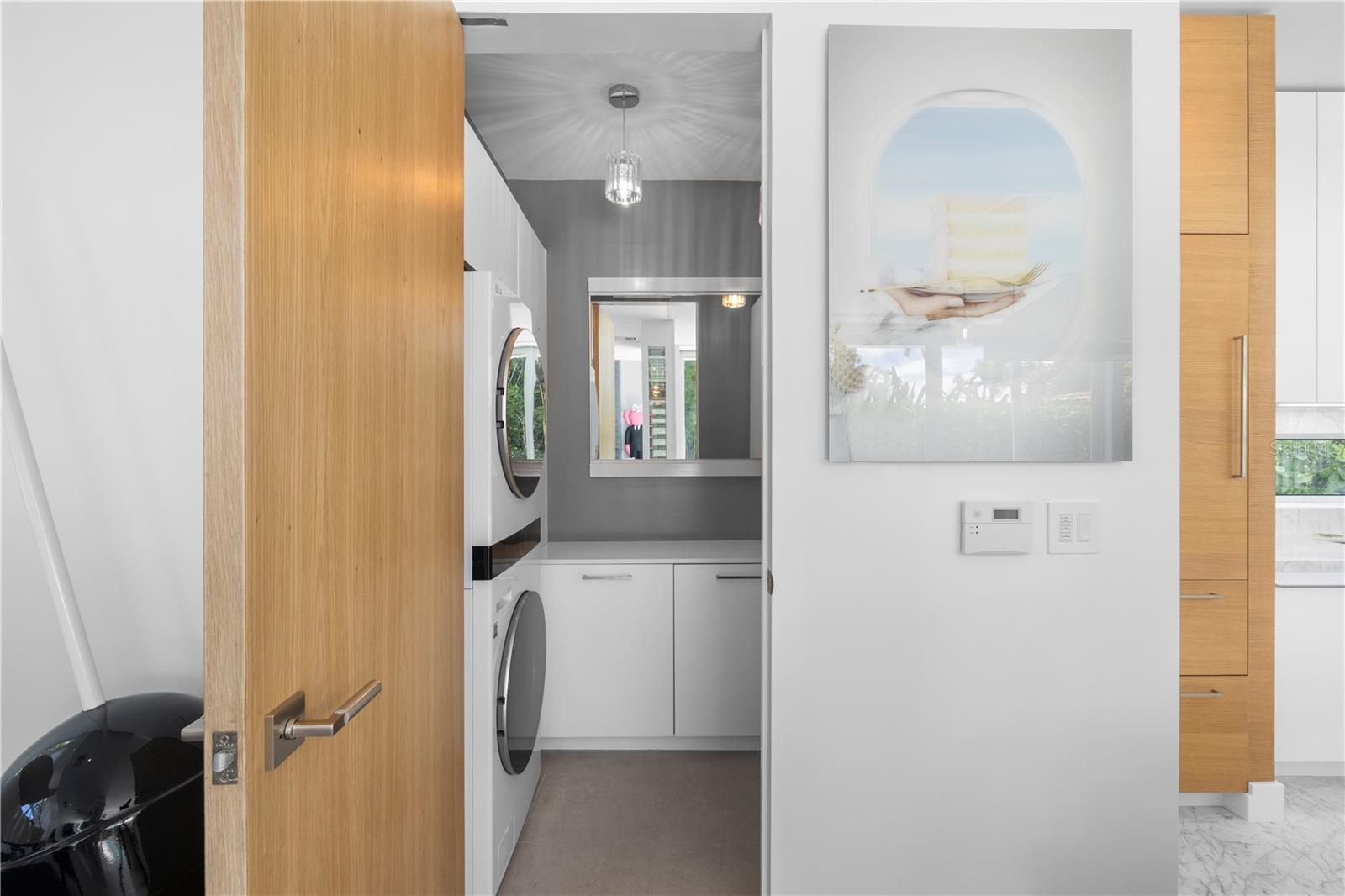 Listing photo id 38 for 4433 Bay Road